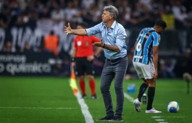 Súmula de Corinthians x Grêmio cita dirigente ‘agressivo’ com arbitragem e precisando ser contido