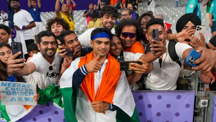 Arshad Nadeem beats Neeraj Chopra with Olympic record-breaking throw to clinch gold: Men's javelin throw final in images